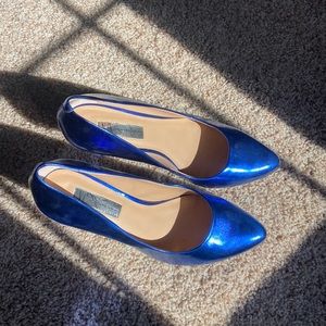 Inc size 8 blue metallic heel